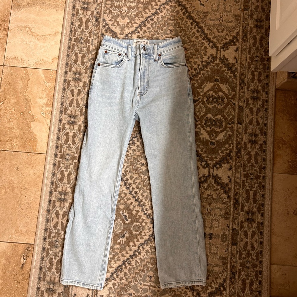 Abercrombie Ultra High Rise Ankle Straight Jeans